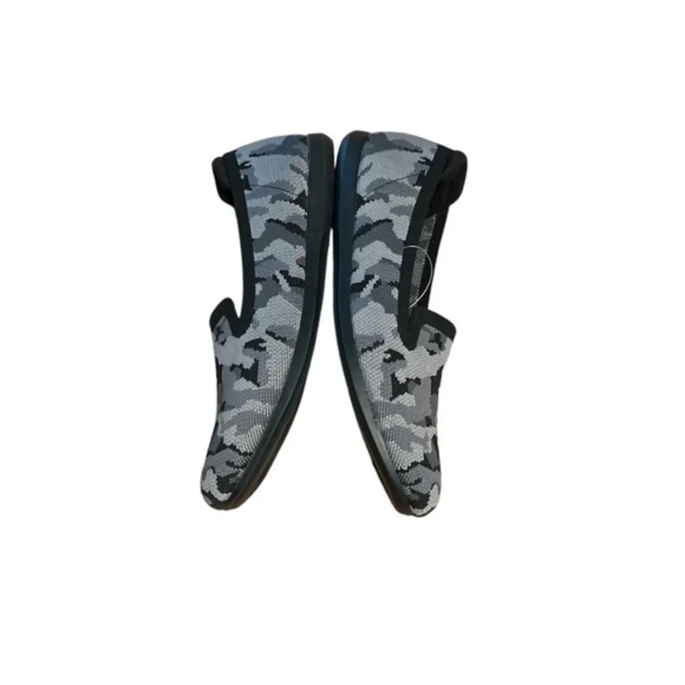 Clarks Cloudsteppers Carly Dream Black Camo Women's Slip On Loafers Sz 7 M NEW‎